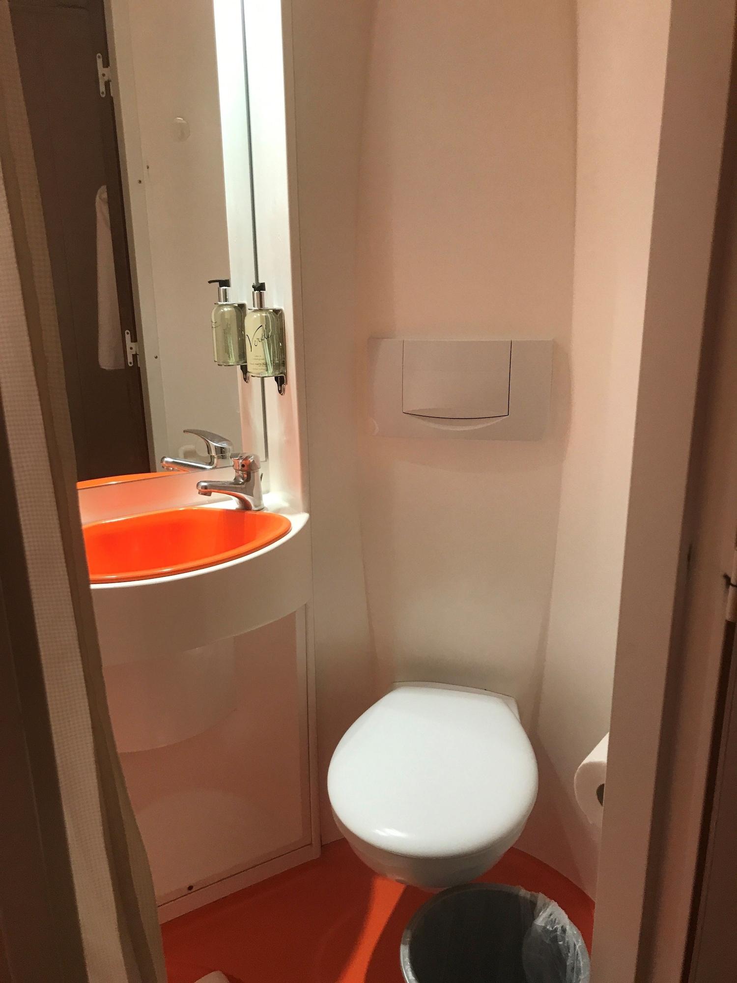 Easyhotel South Kensington Лондон Экстерьер фото