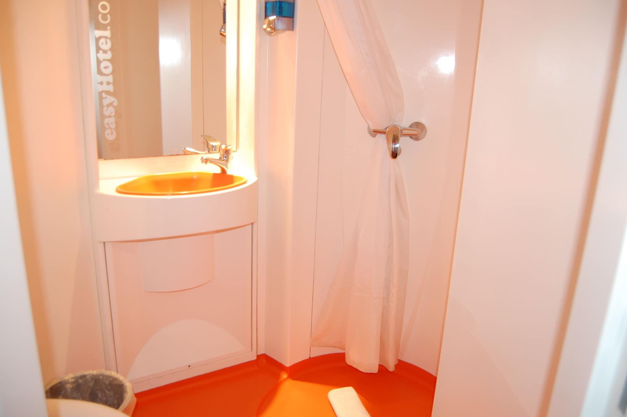 Easyhotel South Kensington Лондон Экстерьер фото