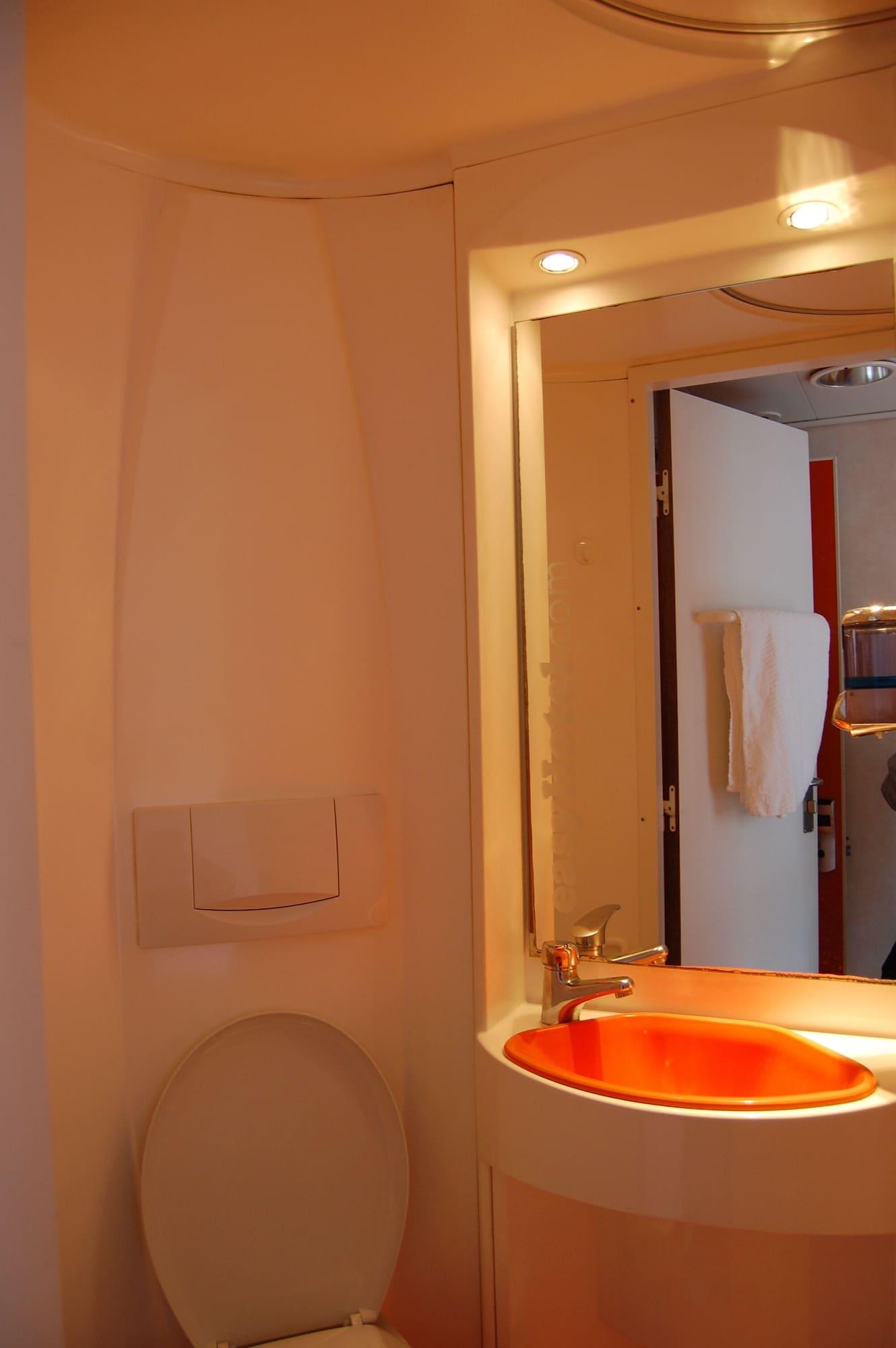 Easyhotel South Kensington Лондон Экстерьер фото